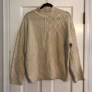 Ladies American Eagle size Medium soft cable knit patterned sweater